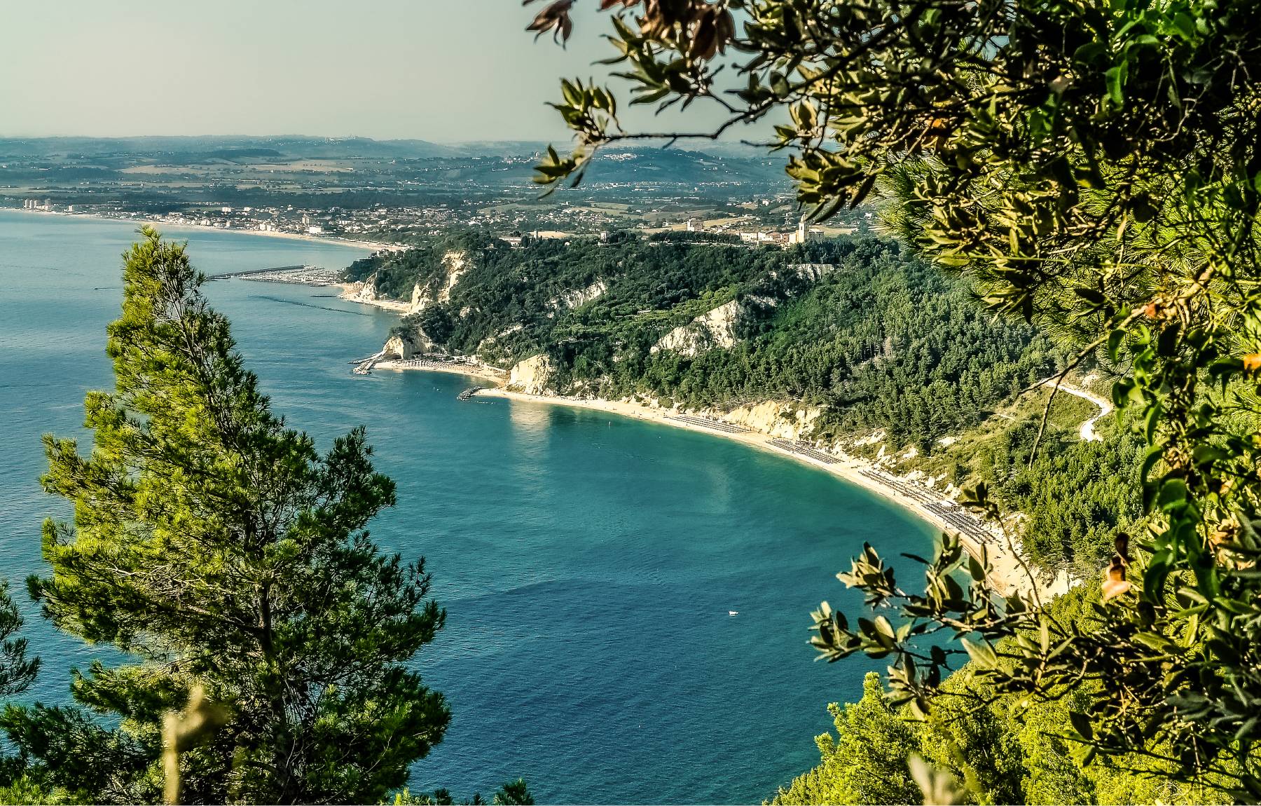 “Monte Conero in inverno con vista sulle Due Sorelle”